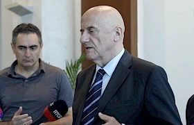 SAD uvele sankcije Mićunoviću i Davidoviću