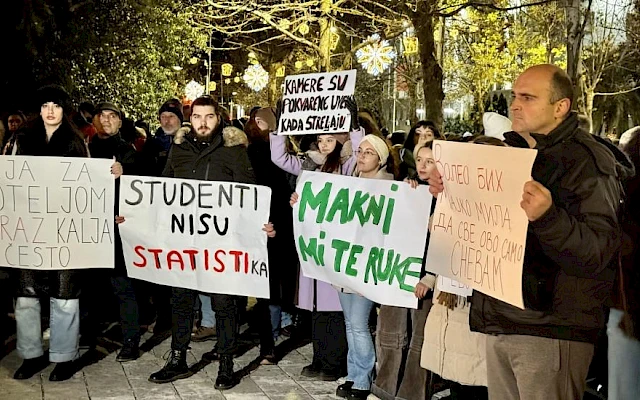 Predatori ne smiju da predaju u školama