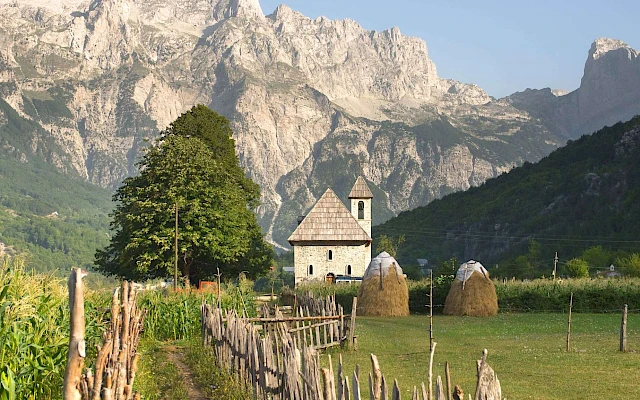 Spor oko bespravne gradnje potresa turističko selo u Albaniji