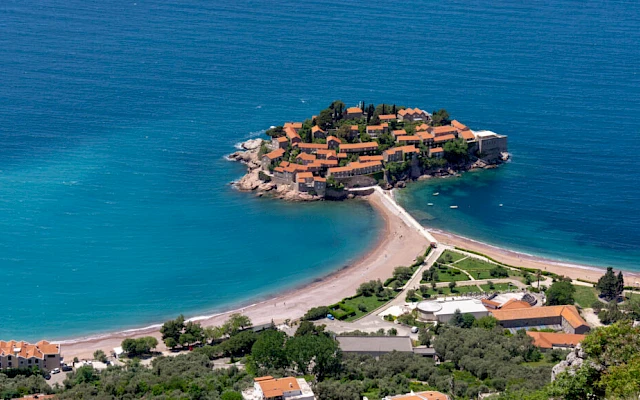 Otvaranje Svetog Stefana kao test za crnogorski turizam