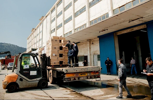 Tri transportne kompanije tonu u dugove