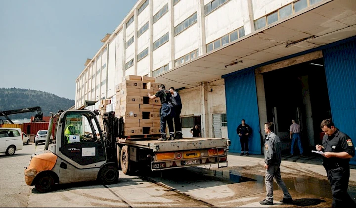 Tri transportne kompanije tonu u dugove