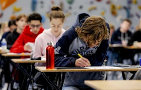 AI radi domaće zadatke, škole još bez pravila