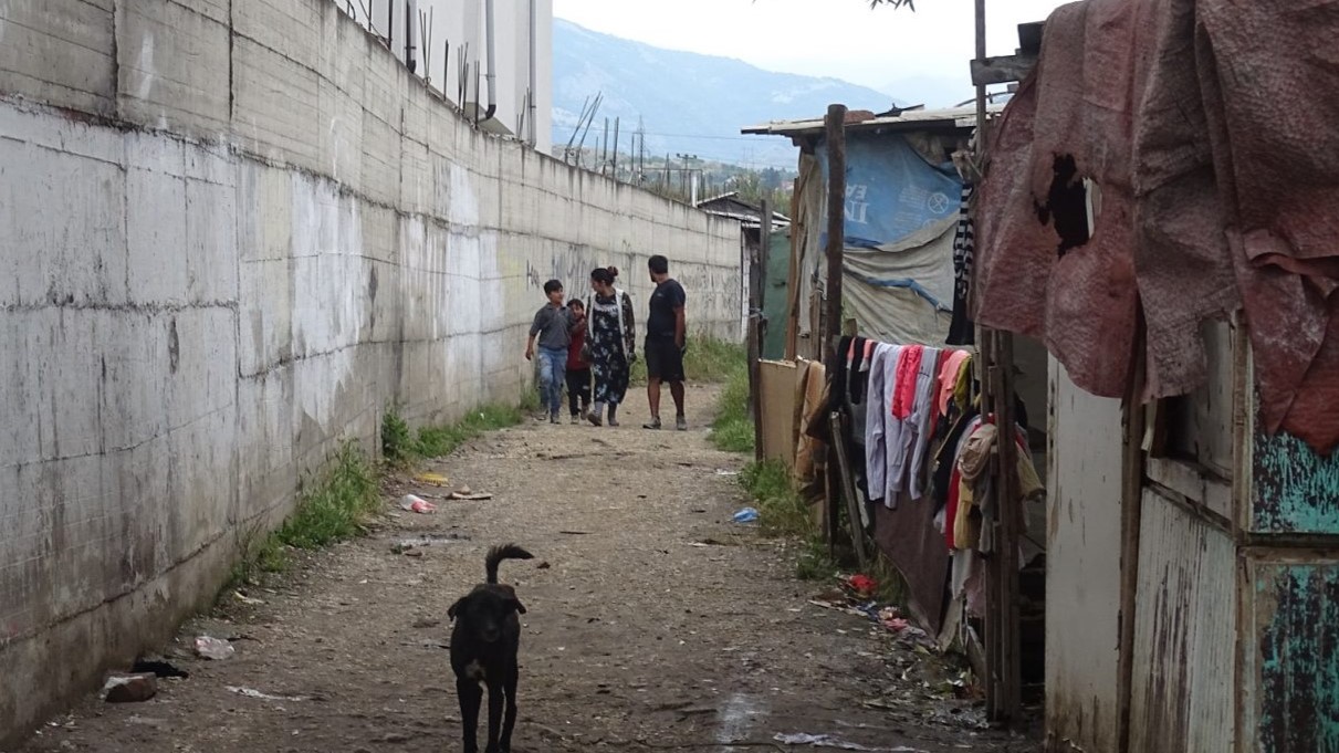 Naselje Šuto Orizari kod Skoplja, Sjeverna Makedonija. Foto: BIRN