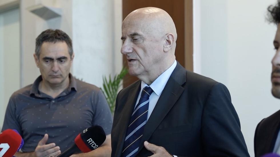 Miodrag Daka Davidović na press konferenciji u Podgorici. Foto: Vlada Crne Gore