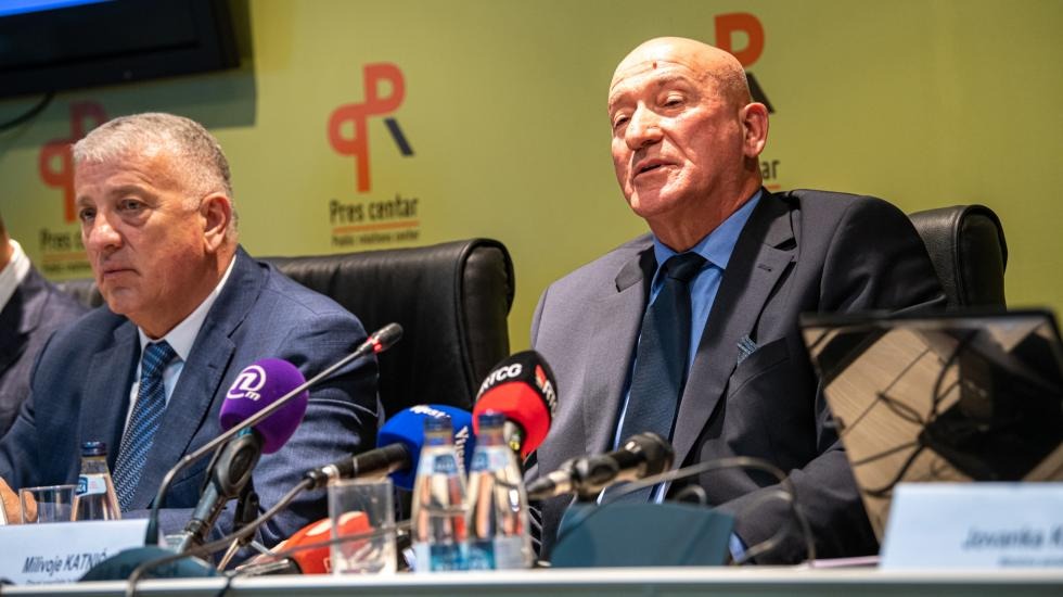 Zoran Lazović (L) i Milivoje Katnić (D) na konferenciji za novinare. Foto: PR Centar