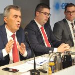 Čelnici EPCG Milutin Đukanović (d) i Nikola Rovčanin (s) na konferenciji. Foto: PR Centar