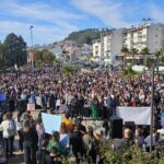 Građani Ulcinja na skupu povodom smrti porodilje Drite Tafe. Foto: Sejdi Ismajli