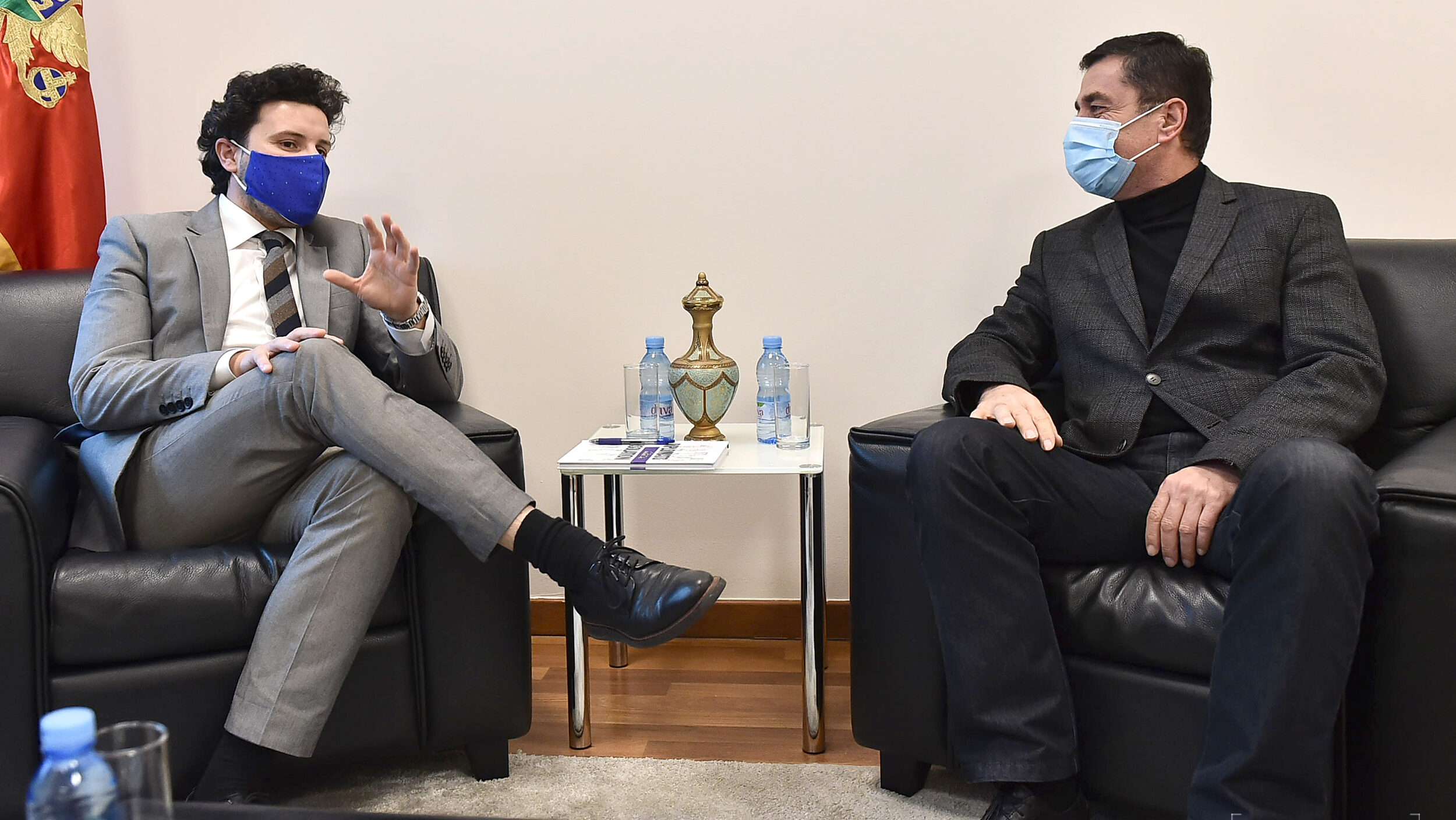 Bivši direktor Agencije za nacionalnu bezbjednost Dejan Peruničić (D). Foto: Vlada Crne Gore 