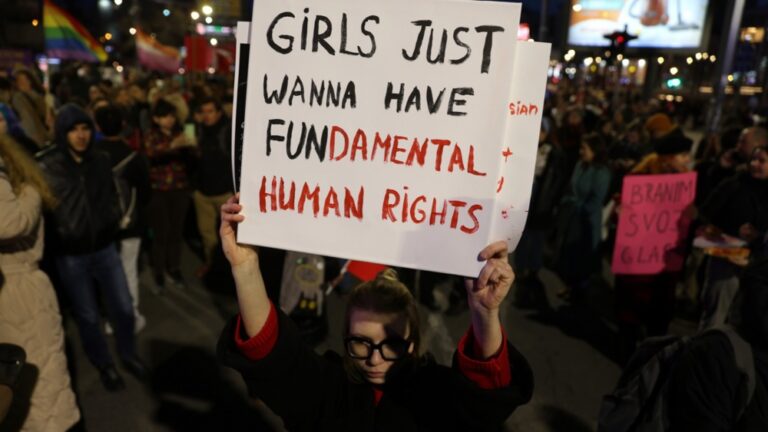 Marš povodom Međunarodnog dana žena u Beogradu. Foto: EPA-EFE/ANDREJ ČUKIĆ