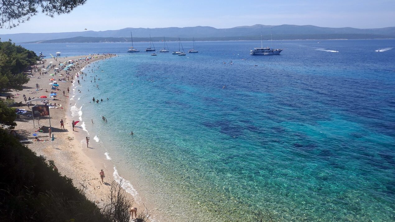 Plaža Zlatni rat u Bolu, Hrvatska. Foto: Pixabay