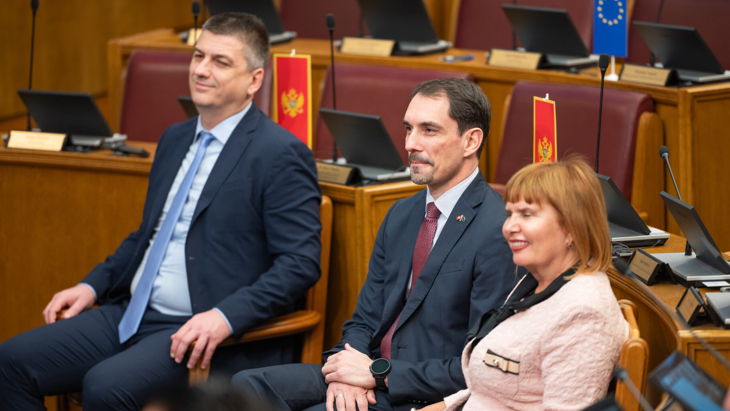 Vrhovni državni tužilac Milorad Marković (u sredini) i Specijalni državni tužilac Vladimir Novović (L). Foto: Skupština Crne Gore