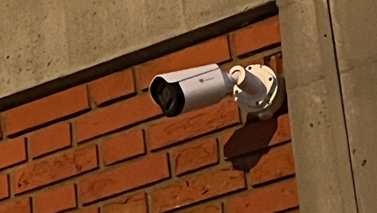 Nadzorna kamera u Beogradu. Foto: BIRN/Katarina Baletić