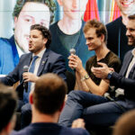 Milojko Spajić (D) i Vitalik Buterin (C) na konferenciji o kriptovalutama na Luštici. Foto: Vlada Crne Gore