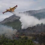 Kanader gasi požar na Lastovu. Foto: Ministarstvo odbrane Hrvatske