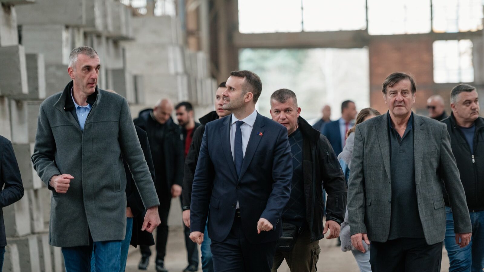 Premijer Milojko Spajić tokom posjete Željezari u Nikšiću. Foto: Vlada Crne Gore 