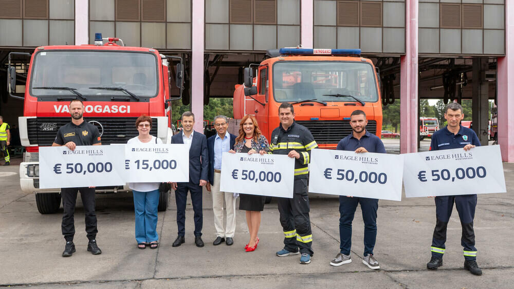 Dodjela donacija vatrogasnim jedinicama. Foto: Eagle Hills Montenegro