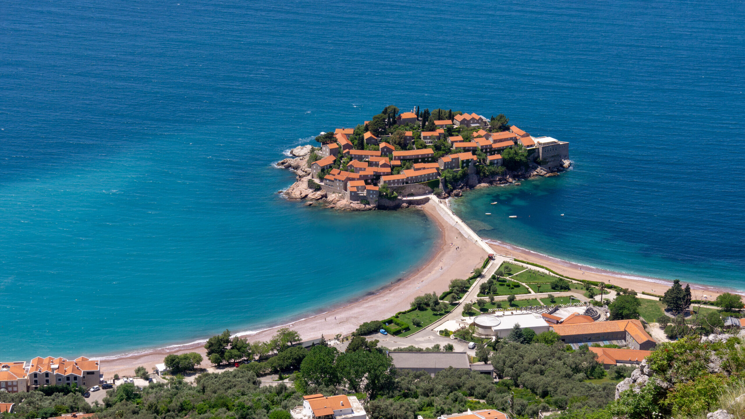 Pogled na Sveti Stefan. Foto: BIRN/Samir Kajošević
