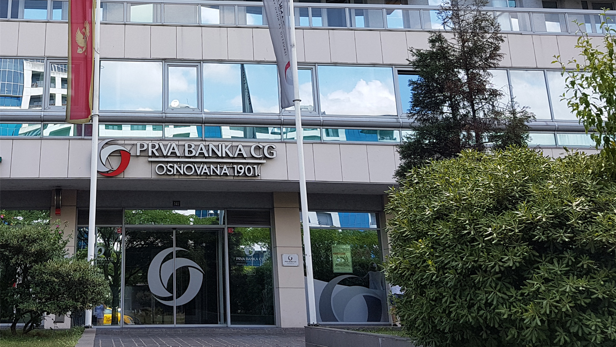 Poslovnica Prve banke u Podgorici. Foto: Prva banka Crne Gore